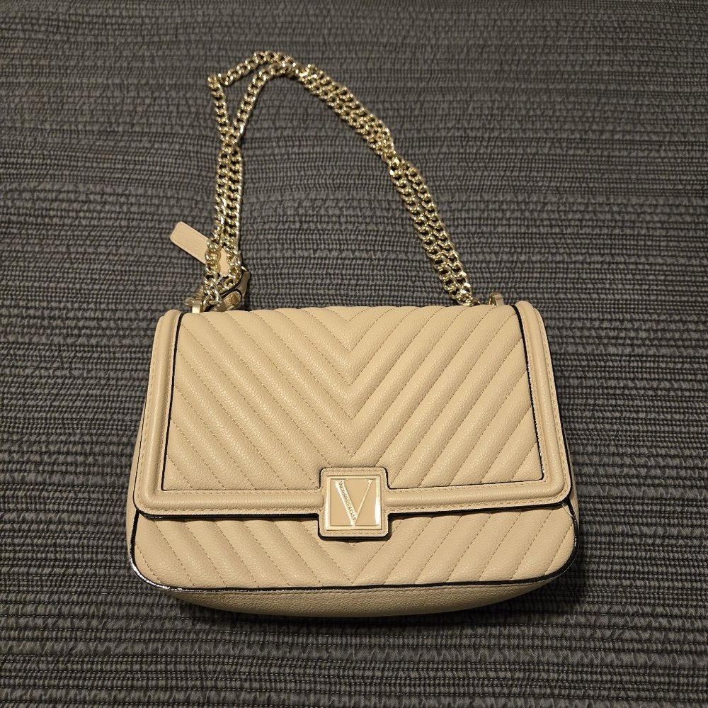 Victoria's Secret crossbody purse quilted gold chain NWOT